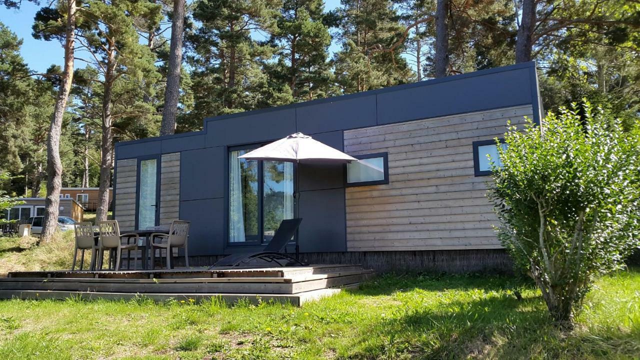 Camping Domaine Du Lac Chambon Murol Exterior photo