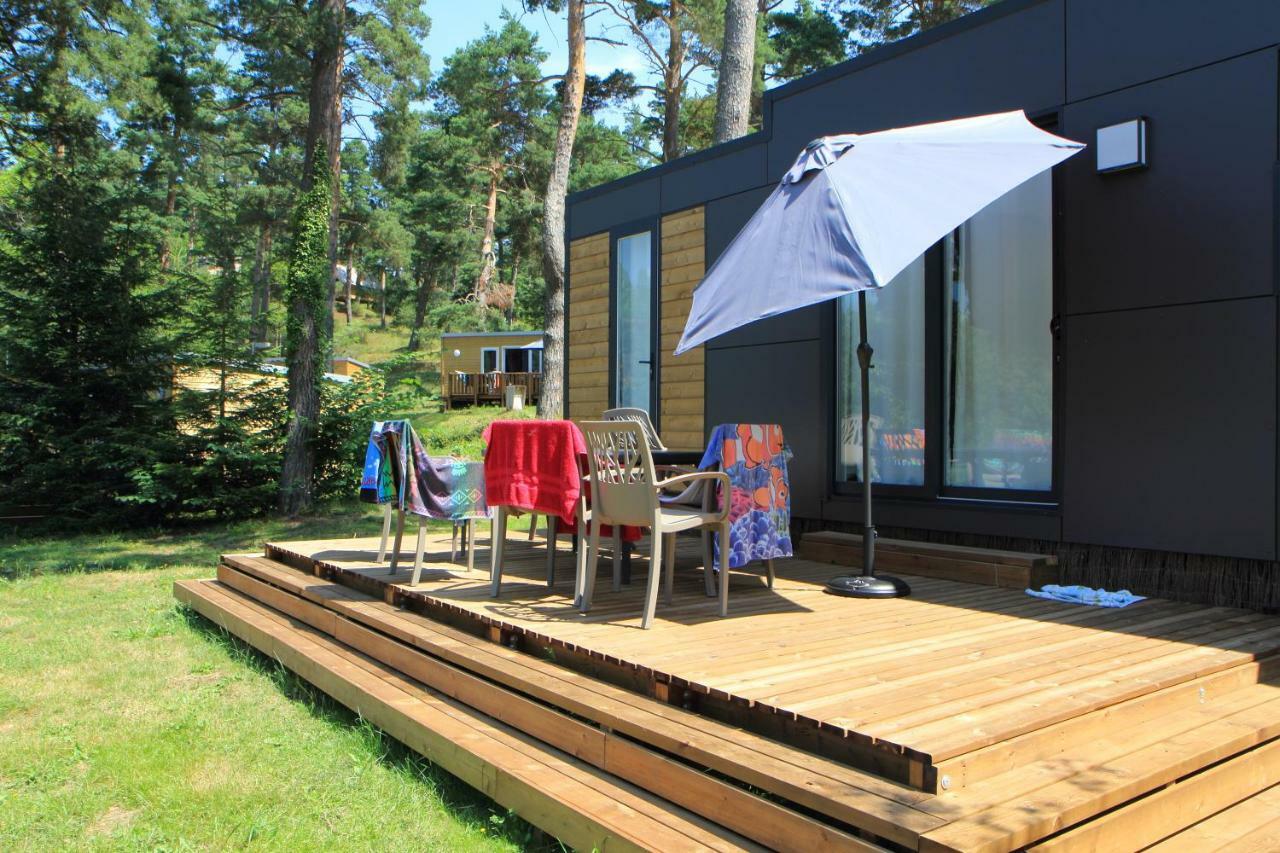 Camping Domaine Du Lac Chambon Murol Exterior photo