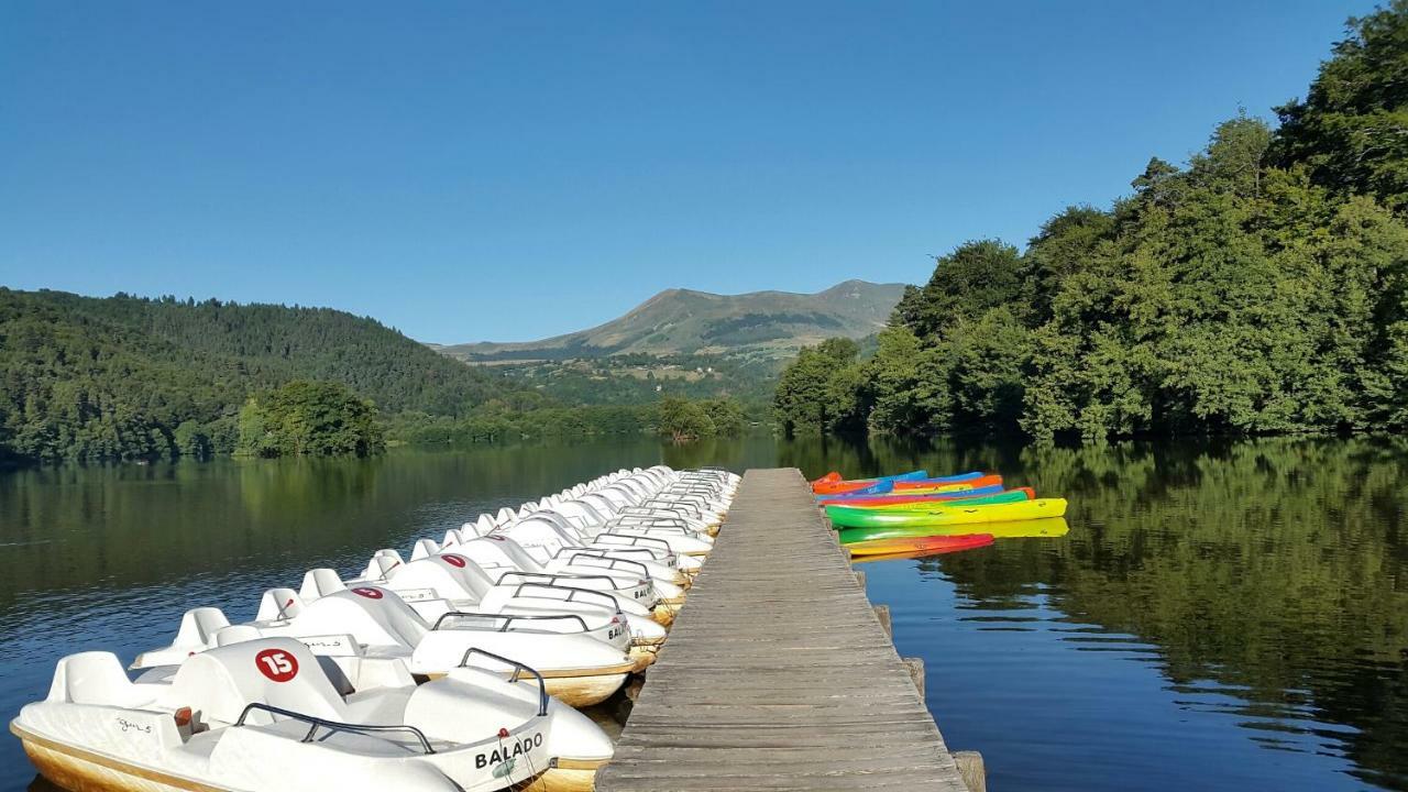 Camping Domaine Du Lac Chambon Murol Exterior photo