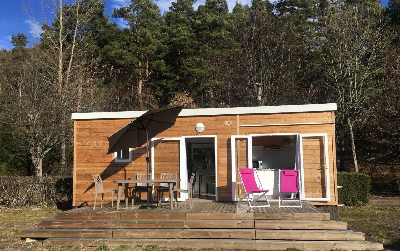 Camping Domaine Du Lac Chambon Murol Exterior photo