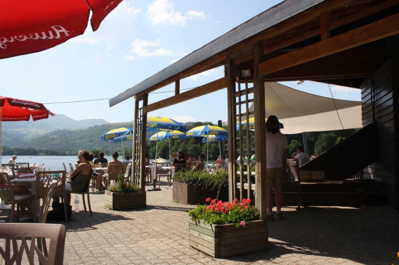 Camping Domaine Du Lac Chambon Murol Exterior photo