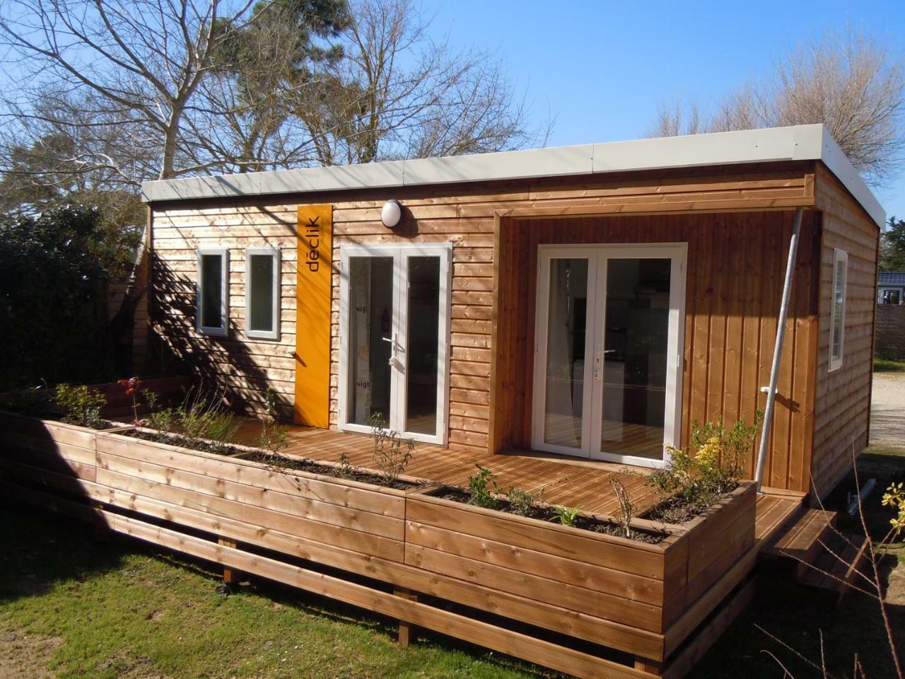 Camping Domaine Du Lac Chambon Murol Exterior photo