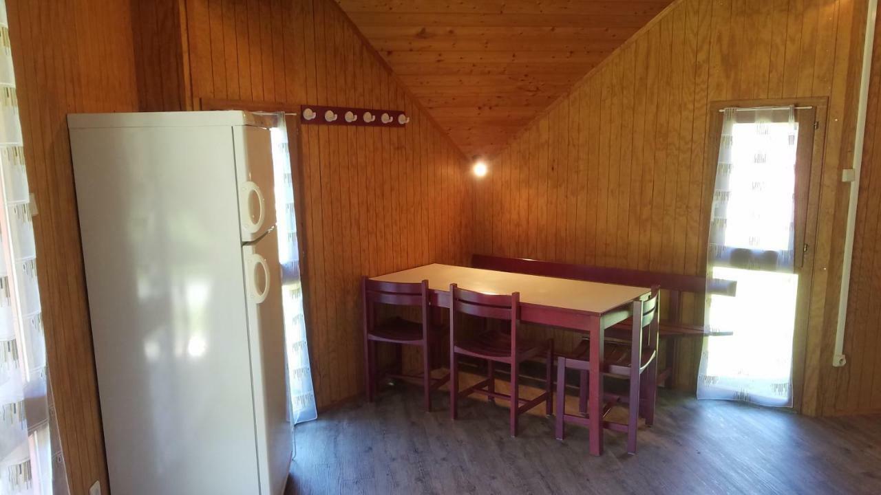 Camping Domaine Du Lac Chambon Murol Exterior photo